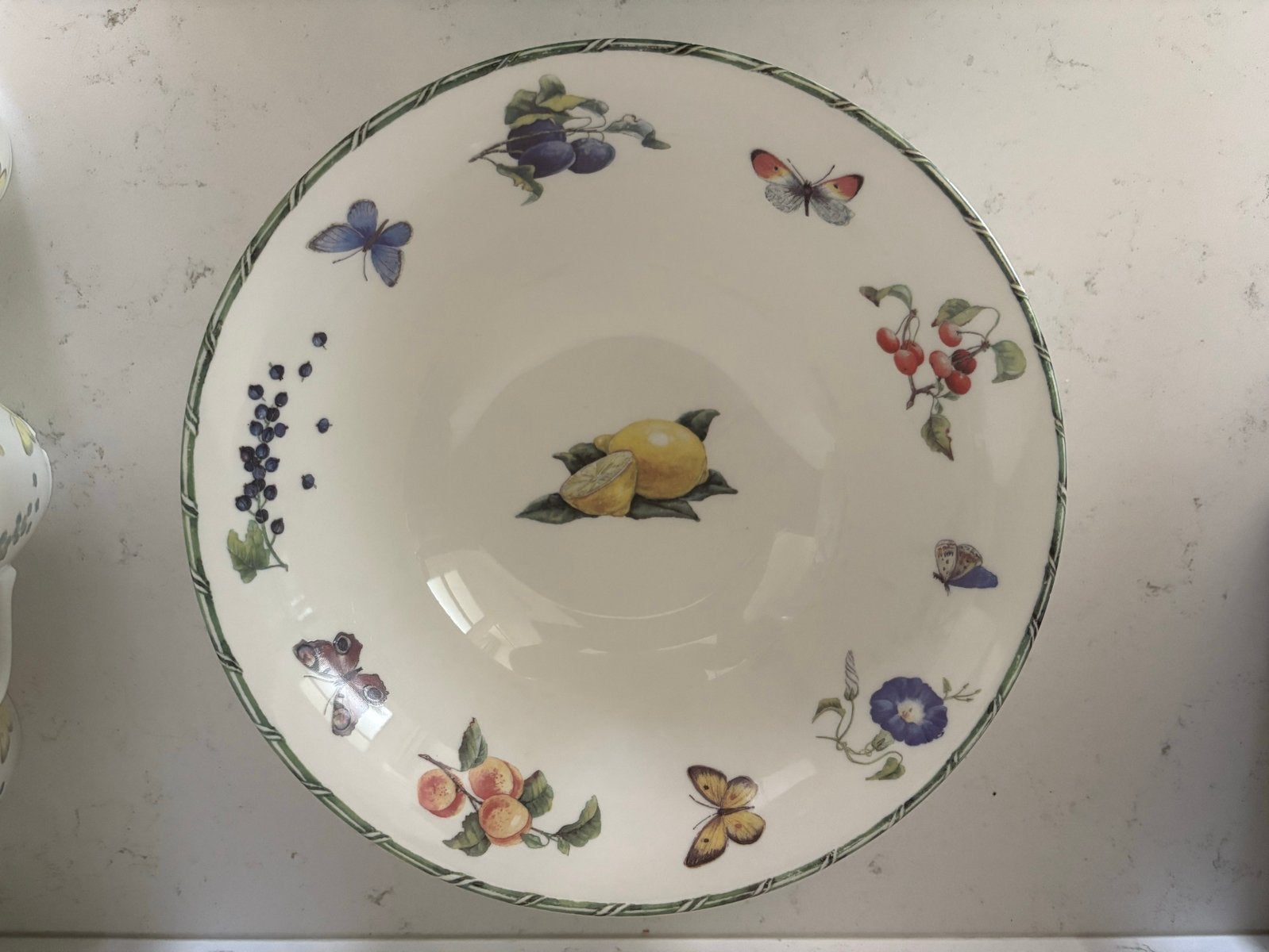 Grote schaal Janneke Brinkman Fruit & Flowers 23cm, Porselein of Keramiek, Schaal, Rond, Ophalen of Verzenden