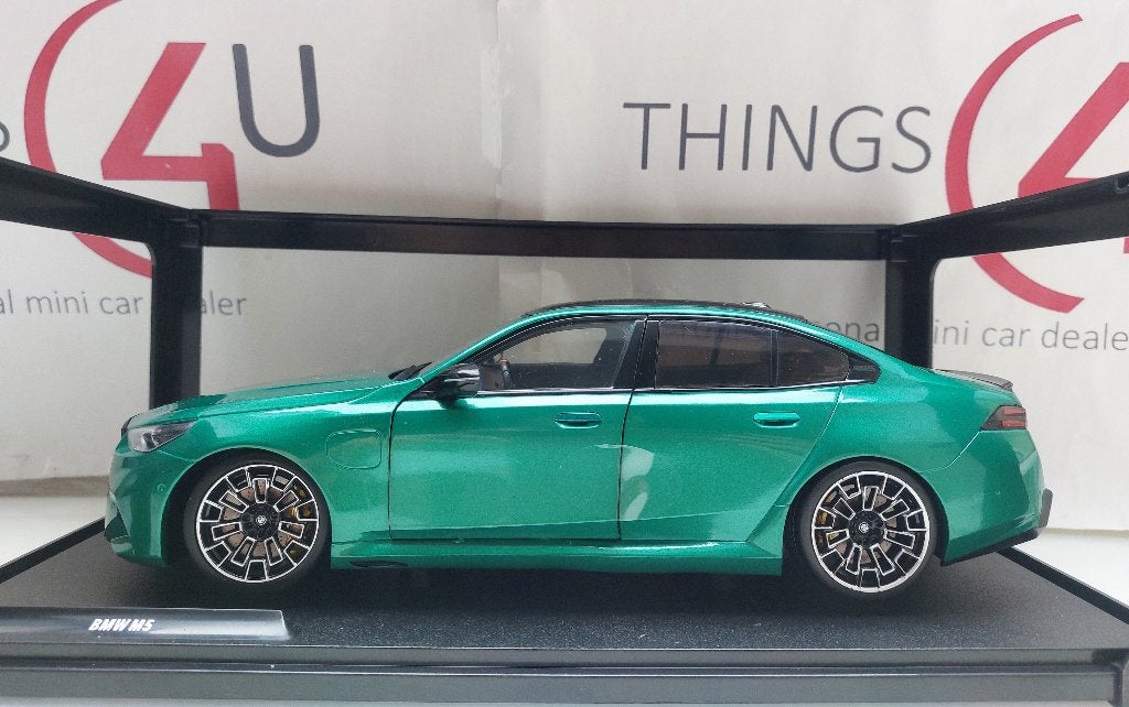 Solido 1:18 BMW M5 G90 Limousine 2025 groen metallic/zwart, Ophalen of Verzenden, Nieuw, Auto, Solido