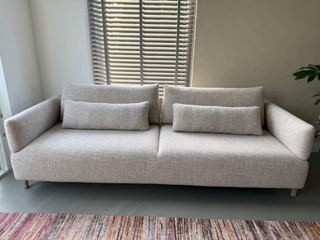 Artifort Forte bank 3-zits & Artifort Lilla stoelen 6 stuks, Ophalen, 75 tot 100 cm, Zo goed als nieuw, Stof