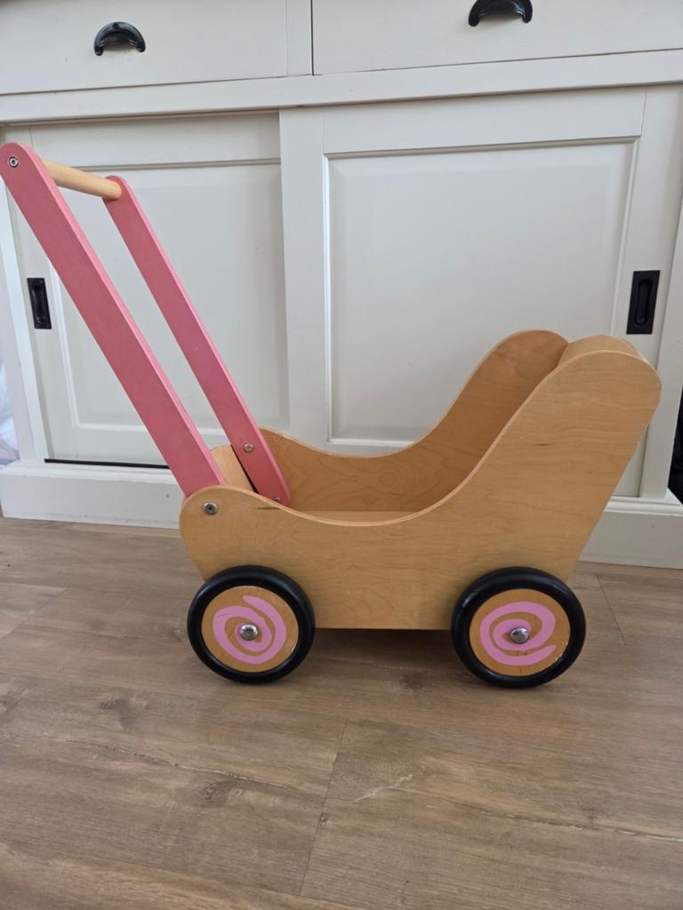 Poppenwagen hout met roze, Kinderen en Baby's, Speelgoed | Houten speelgoed, Ophalen, Duw- of Trekspeelgoed