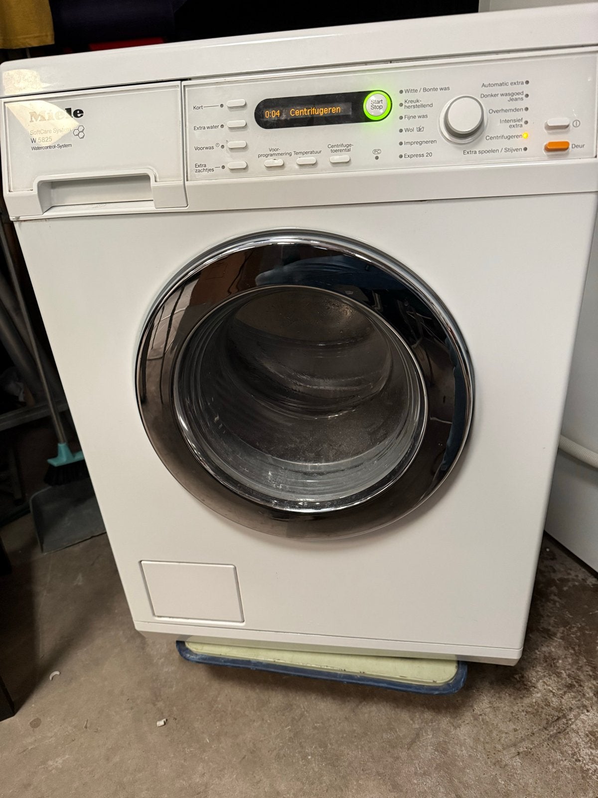 Miele W 5825 SoftCare System Wasmachine, 1200 tot 1600 toeren, Gebruikt, ., 8 tot 10 kg