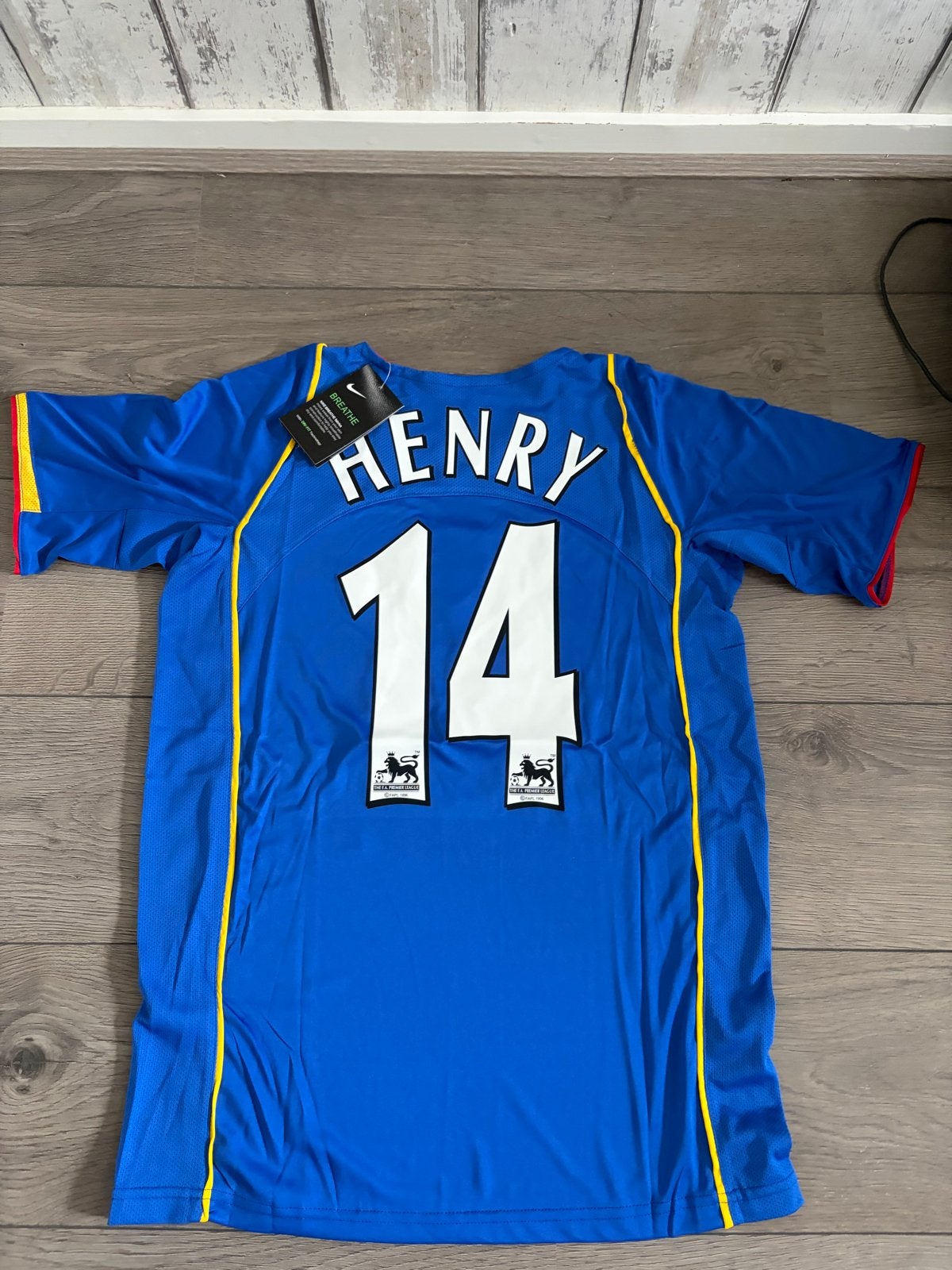 Arsenal uitshirt 2004/2005 Henry maat M, Nieuw, Ophalen of Verzenden, Voetbal, Maat 48/50 (M)