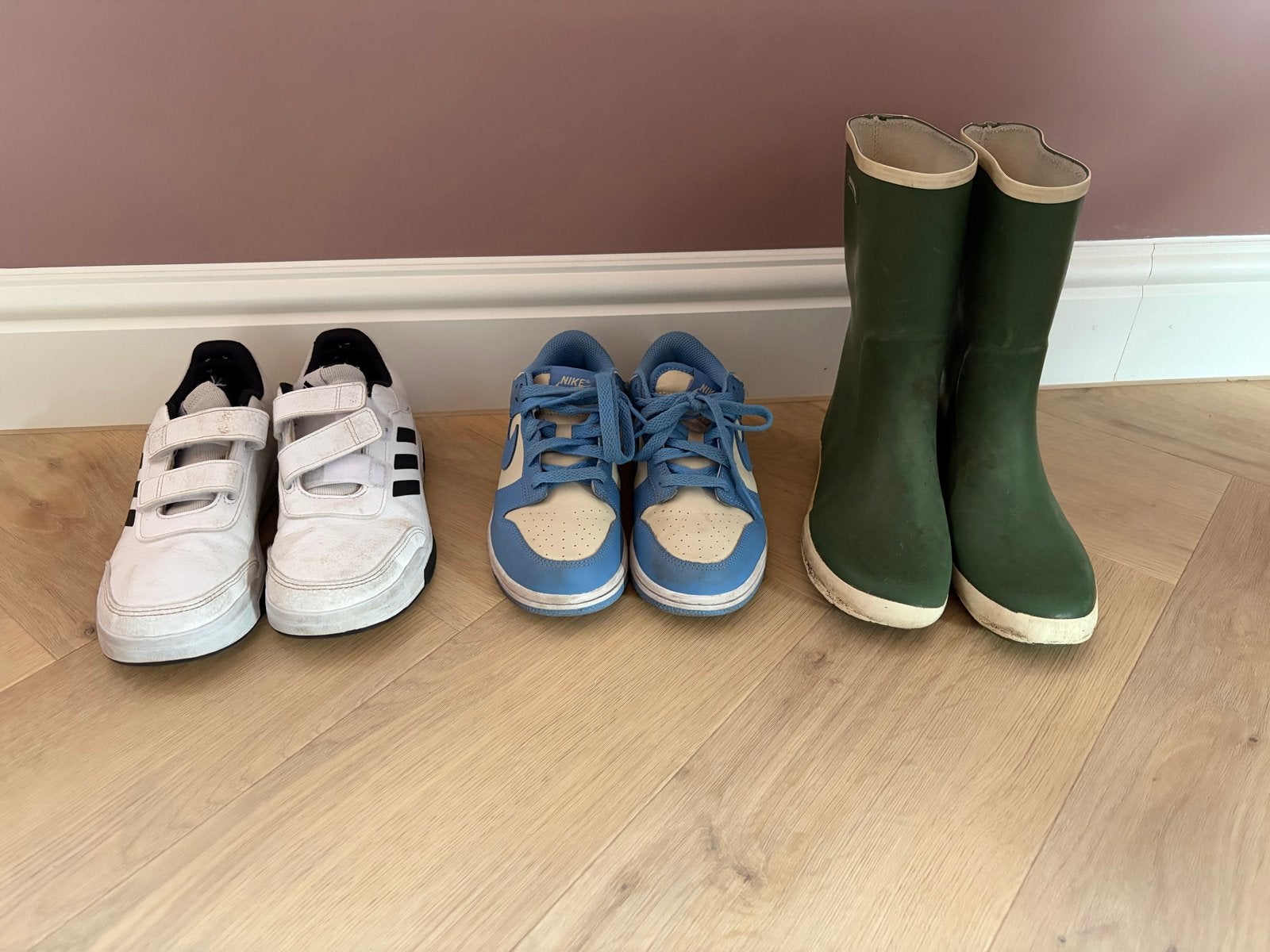 3 paar kinderschoenen maat 34 (Adidas, Nike, Bergstein), Ophalen of Verzenden, Gebruikt, Jongen of Meisje, Schoenen