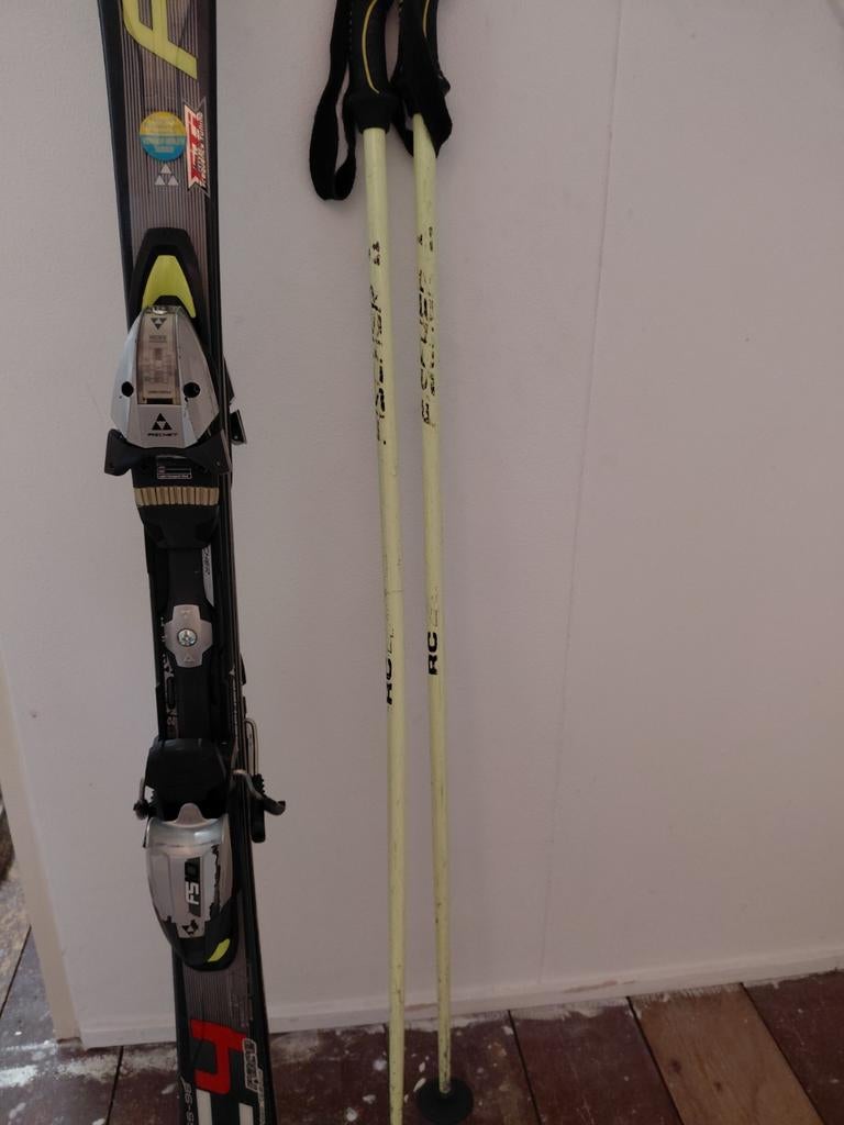 Fischer ski's (1.60) met stokken - Gebruikt, Ophalen, 160 tot 180 cm, Skiën, Ski's