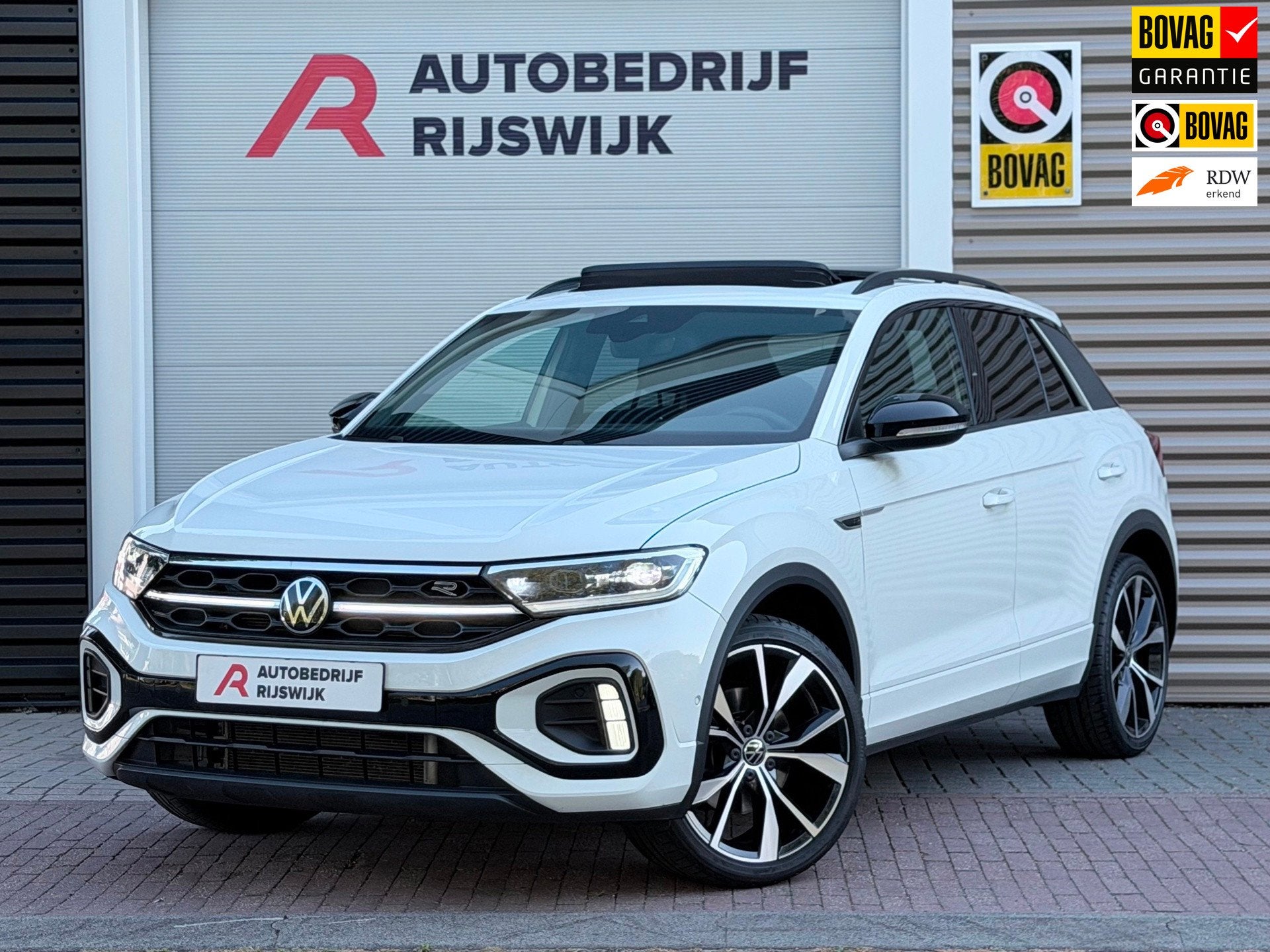 Volkswagen T-Roc 1.5 TSI 3xR-Line Pano/IQ.Light/Keyless/Came, Auto's, Volkswagen, 1258 kg, Automatische klimaatregeling, 4 cilinders