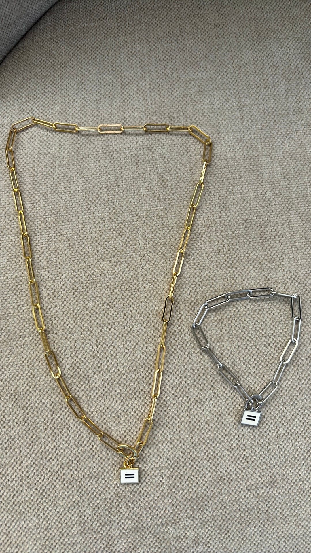 10 days ketting en armband Nieuw, Ophalen of Verzenden, Zo goed als nieuw, Zilver, Overige materialen
