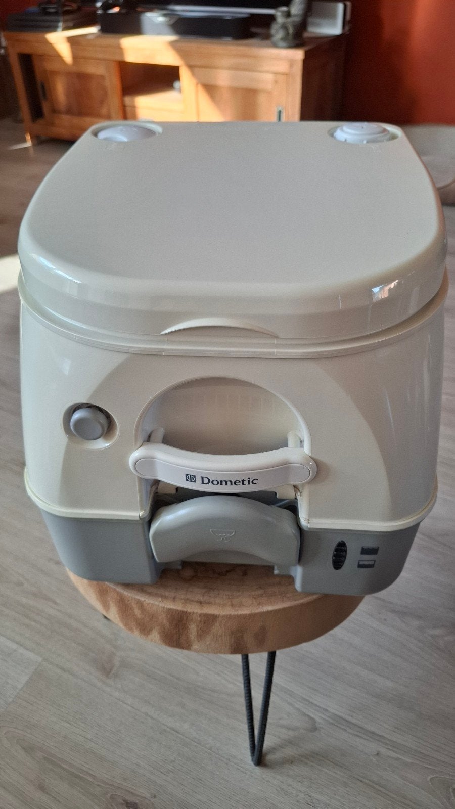 Domein draagbaar chemisch toilet, Ophalen