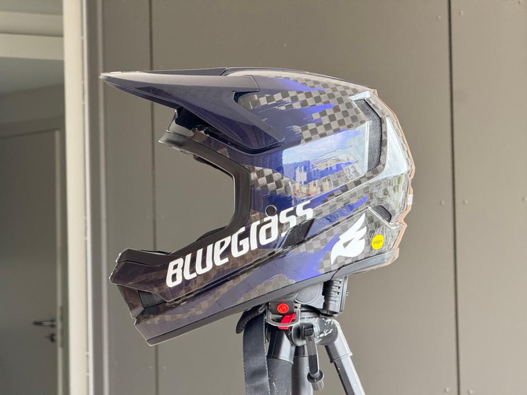 Bluegrass Flagman Carbon MIPS Helm - Maat M - Zo goed als ni, Fietsen en Brommers, Fietsaccessoires | Fietshelmen, Ophalen of Verzenden