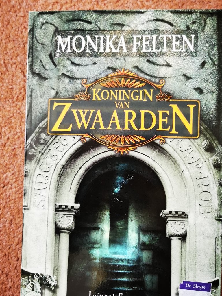 180...monika felten ; konigin van zwaarden, Ophalen of Verzenden