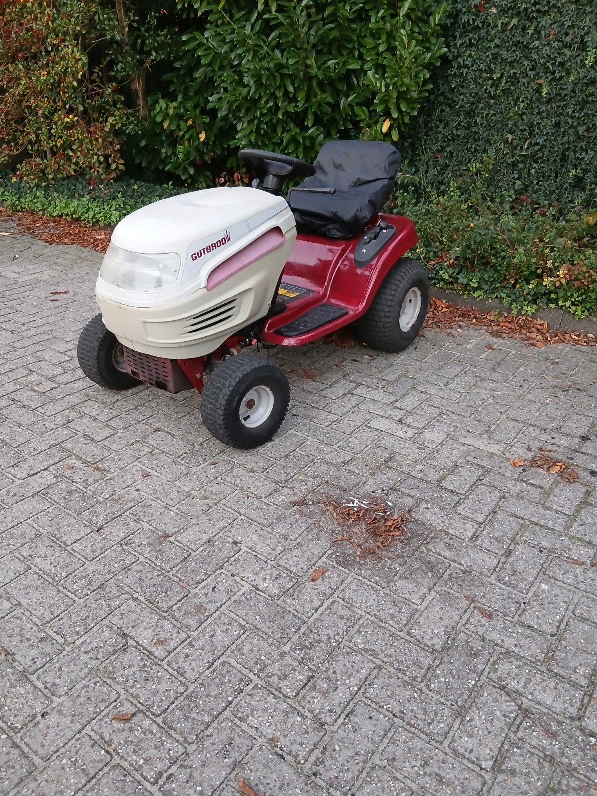 Gutbrod Zitmaaier Tractor (zonder maaidek), Ophalen, Gebruikt, Gutbrod