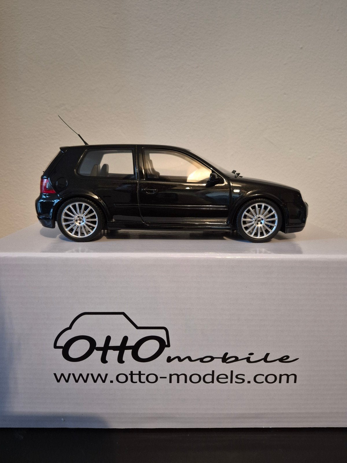 Ottomobile Golf mk4 R32 OT964 1:18, Ophalen of Verzenden, Zo goed als nieuw, OttOMobile