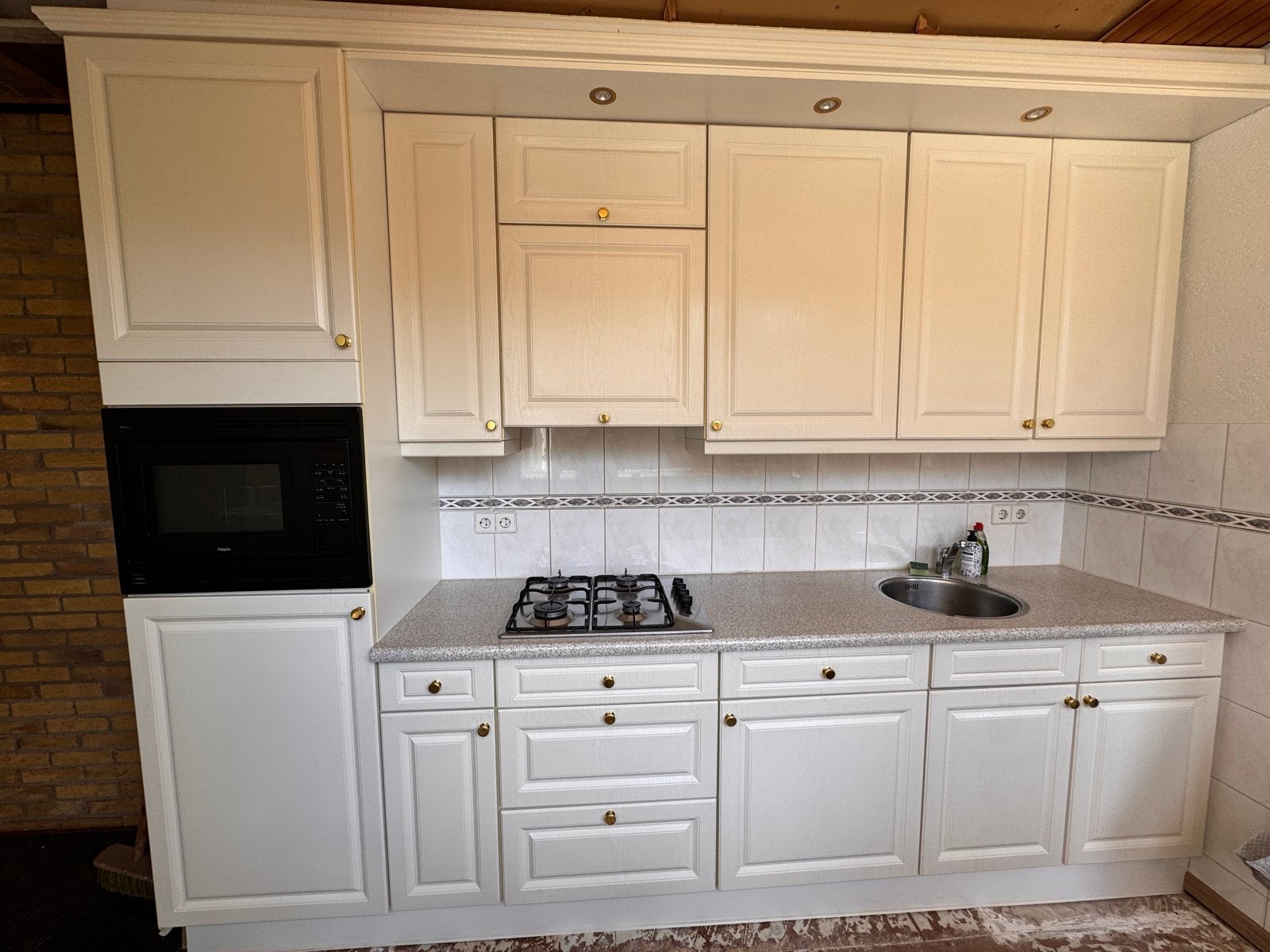 Complete keuken met inbouwapparatuur en koelkast, Ophalen, Gebruikt, Wit, Enkelwandige keuken