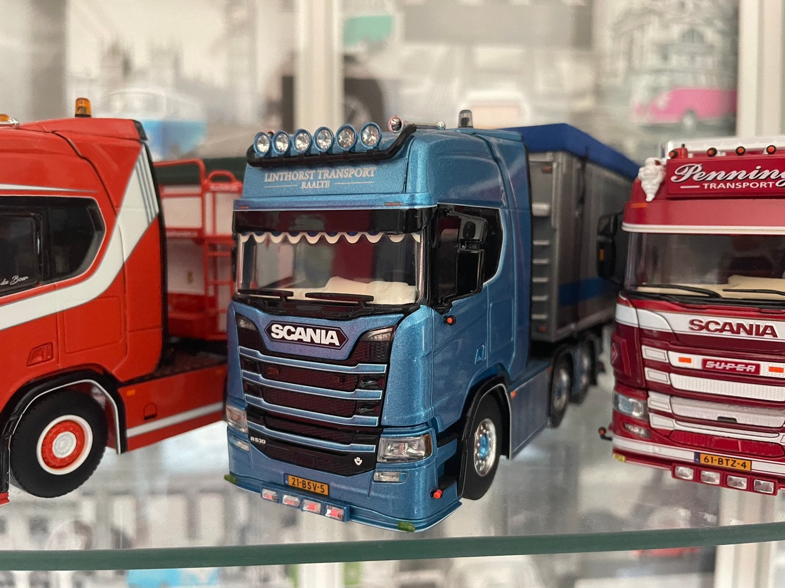 Linthorst, Ophalen, Zo goed als nieuw, Bus of Vrachtwagen