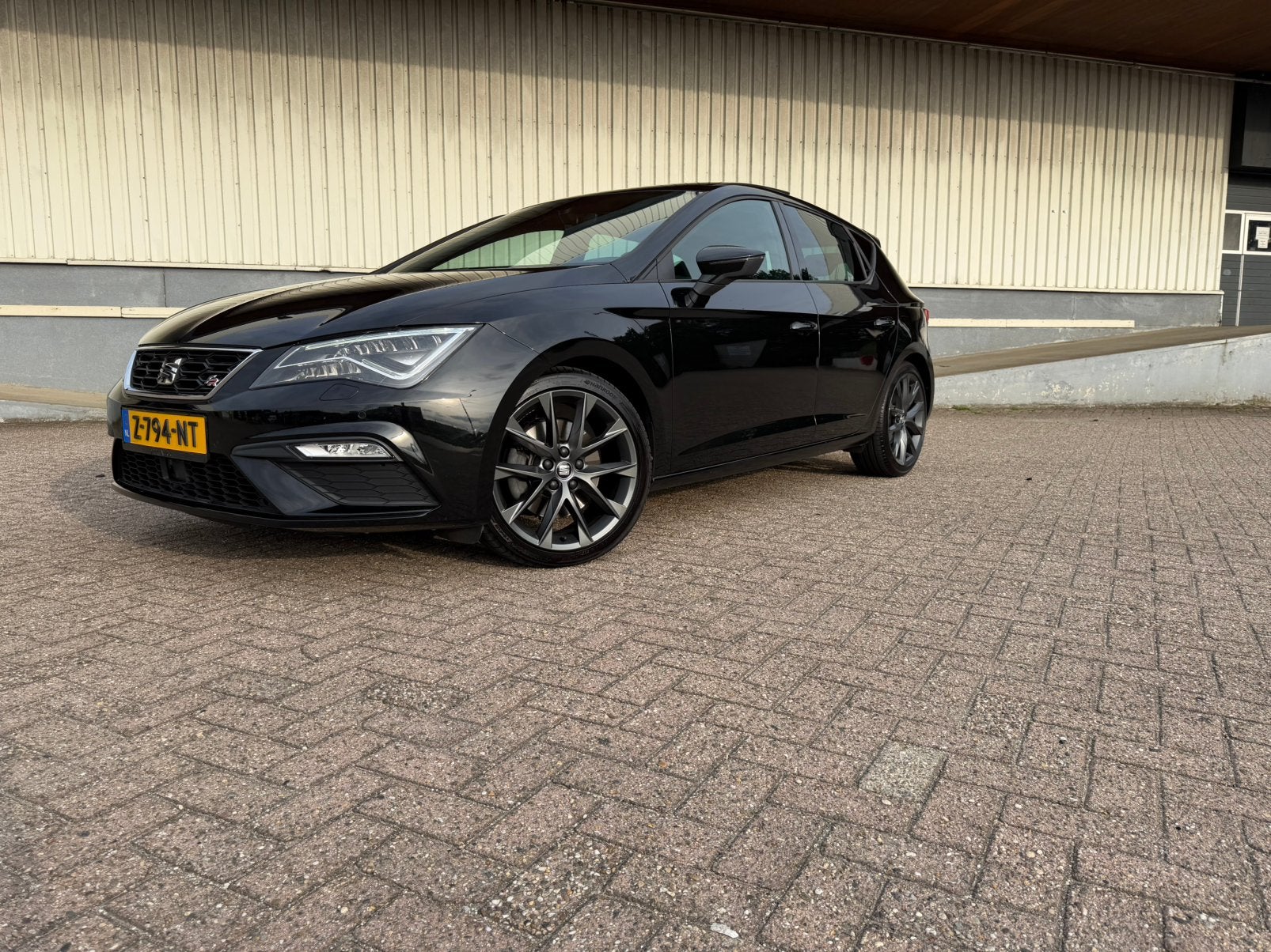 Seat Leon 2.0 TSI 190PK Dsg-7 2019 Zwart pano, Auto's, 1984 cc, Leon, Zwart, Particulier