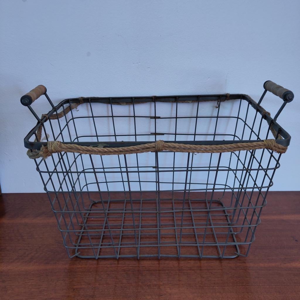 Brocante draadmetalen mand, Ophalen of Verzenden, Rechthoekig, Riet