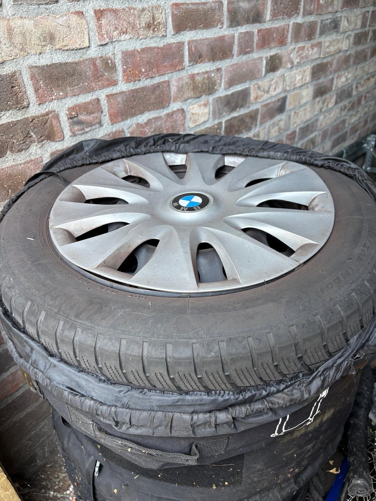 BMW Winterbanden met Velgen - Bridgestone Blizzak 205/55R16, Ophalen, Gebruikt, 16 inch, Banden en Velgen