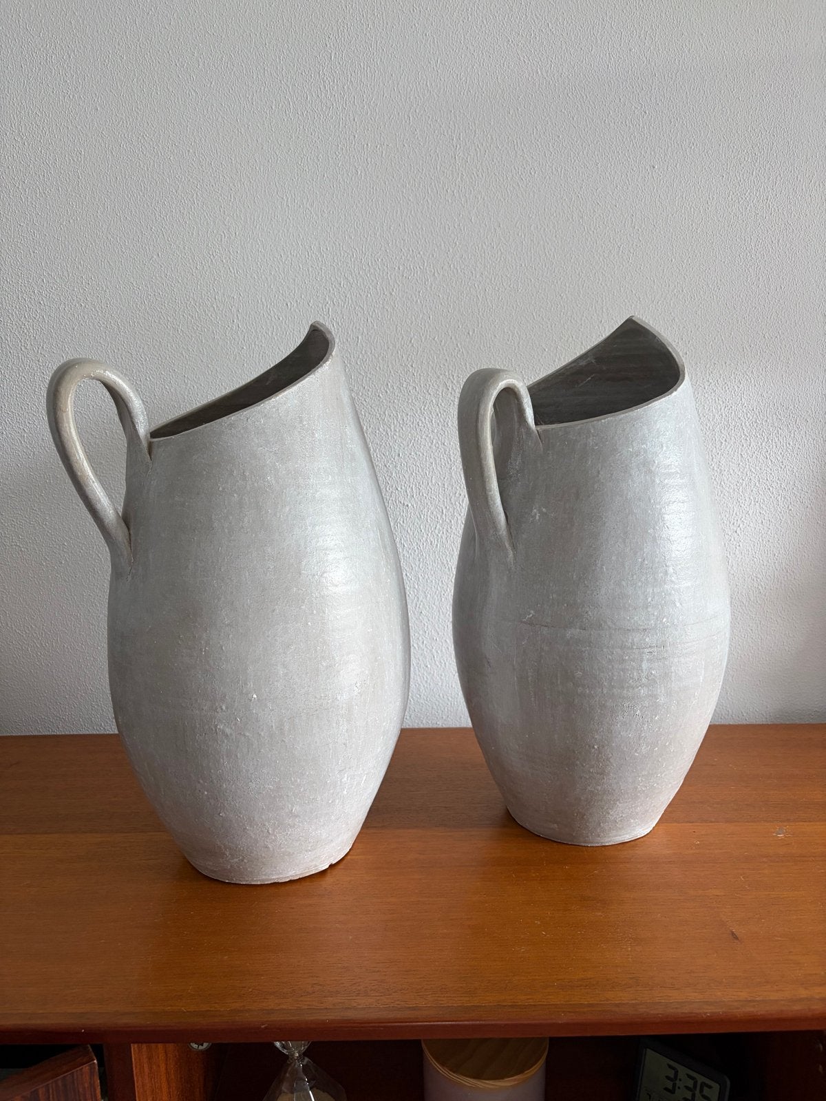 Set van 2 grote grijze vazen/sierpotten - 45 cm hoog, Huis en Inrichting, Woonaccessoires | Vazen, Ophalen, Grijs, Steen/keramiek