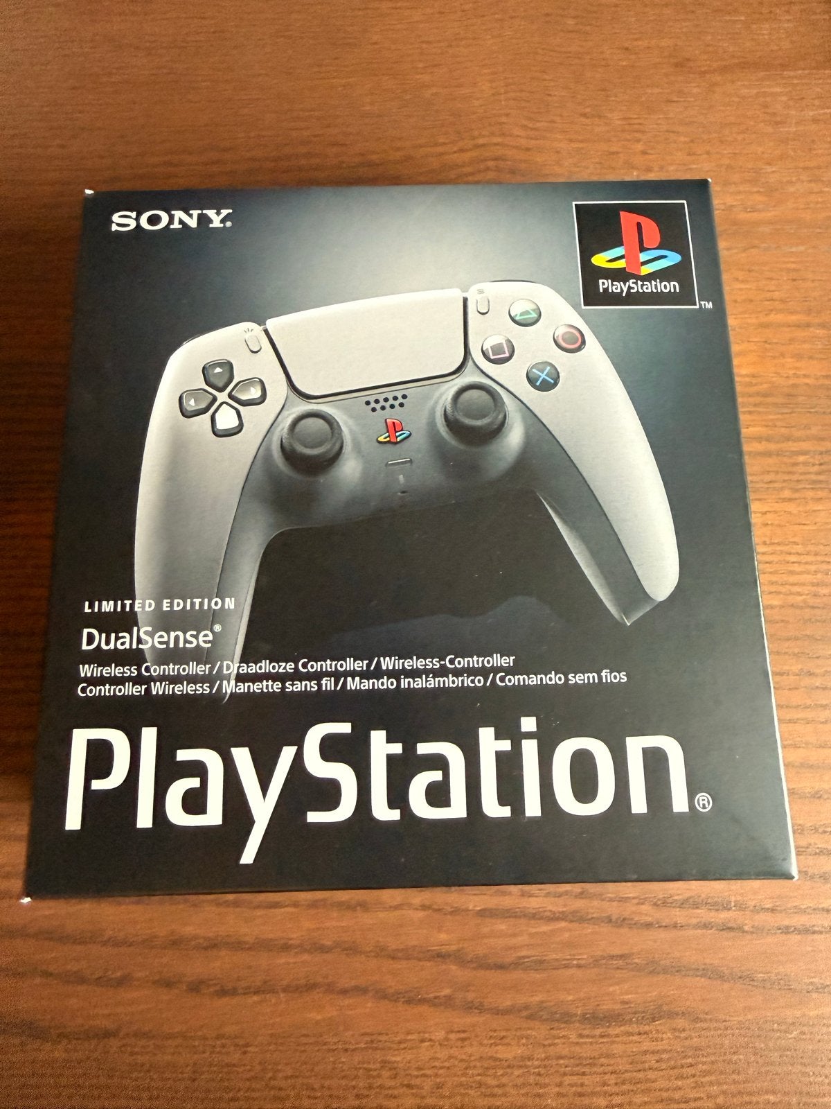 PS5 DualSense 30th Anniversary Controller - SEALED, Spelcomputers en Games, Ophalen of Verzenden, Nieuw