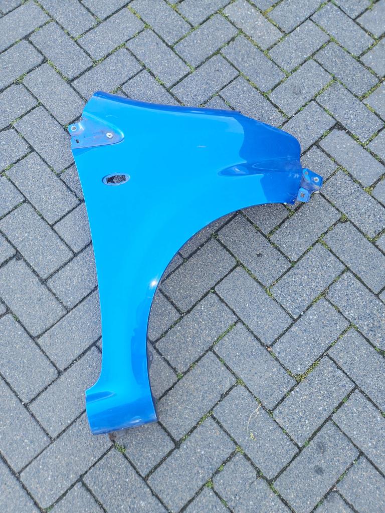 RECHTERVOORSCHERM TOYOTA AYGO BLAUW, Auto-onderdelen, Carrosserie en Plaatwerk, Niet ingevuld, Gebruikt, Niet ingevuld, Ophalen of Verzenden