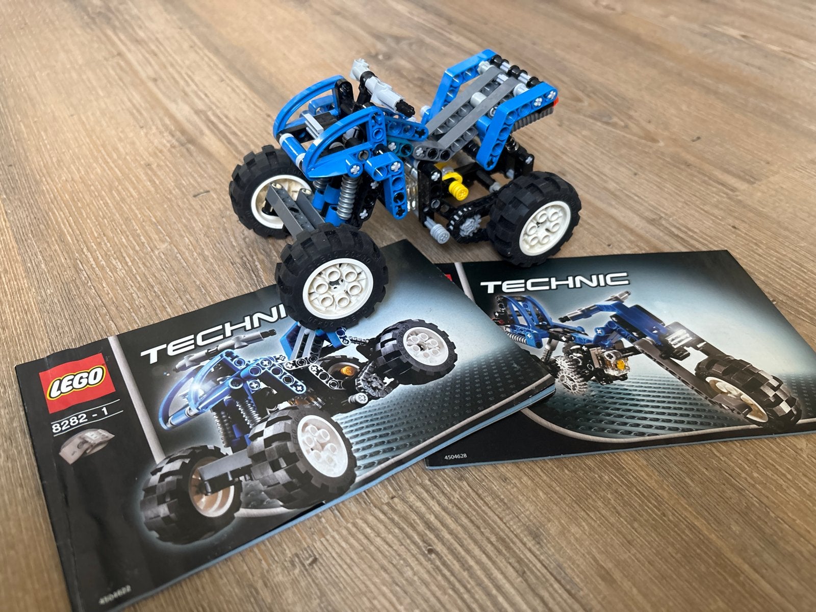 Lego Technic 8282 Quad Bike met instructieboekjes, Ophalen of Verzenden, Zo goed als nieuw, Overige merken