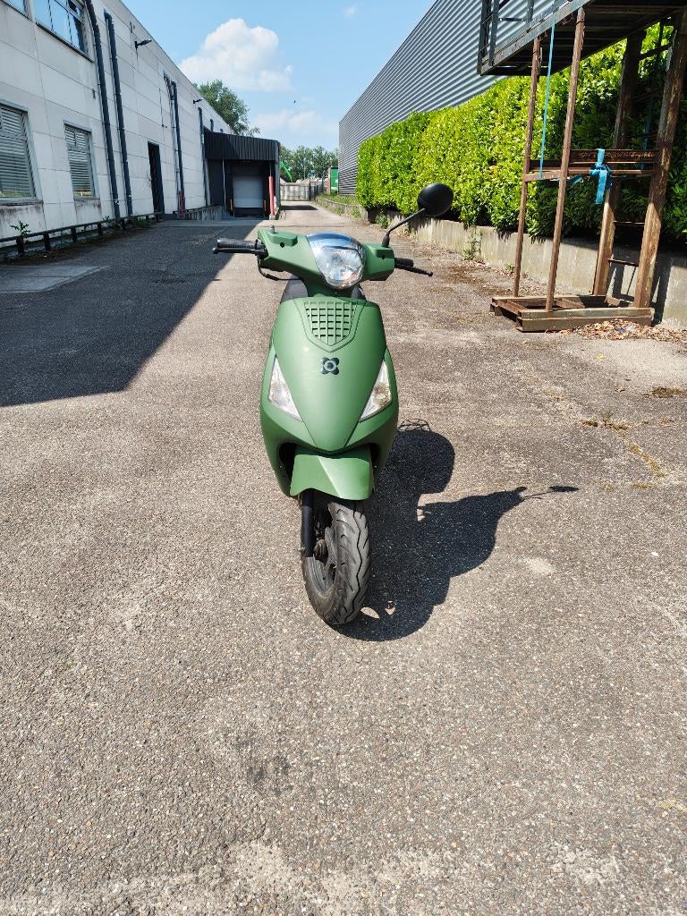 Groene riva agm 2018 scooter, Fietsen en Brommers, Ophalen, Maximaal 45 km/u, Zo goed als nieuw, Benzine