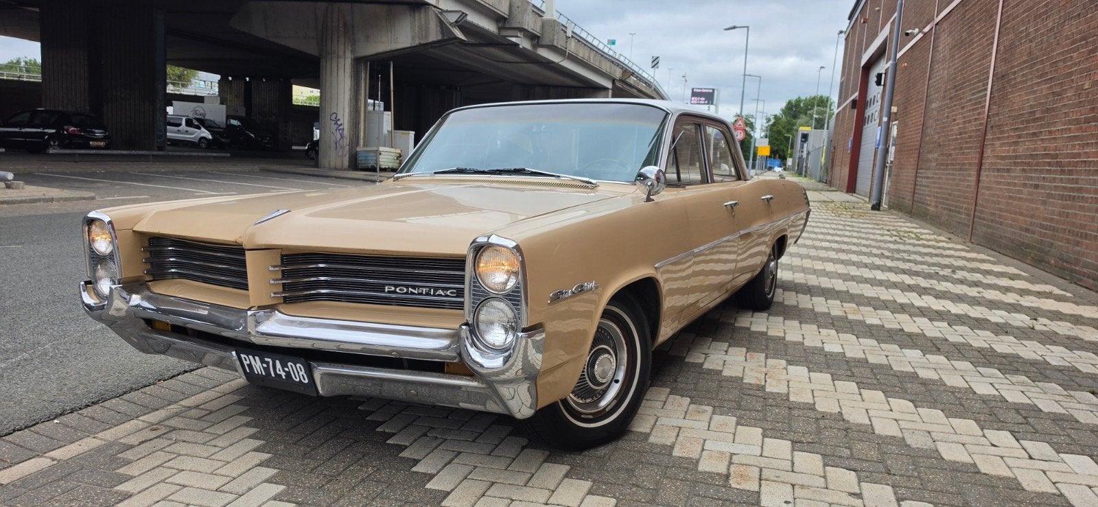 Pontiac Bonneville Star Chief 6.4 V8 1964, Automaat, Achterwielaandrijving, 8 cilinders, Bruin