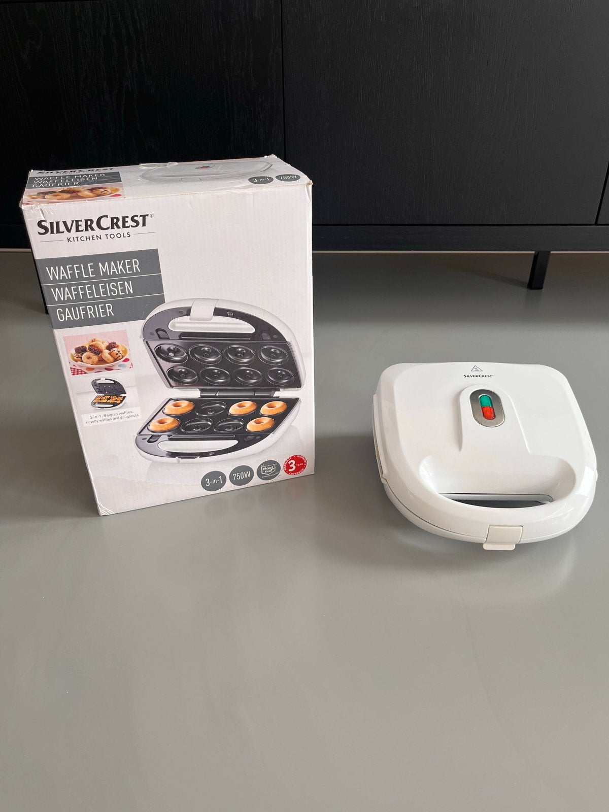 SilverCrest 3-in-1 Wafelijzer - Wafels, Donuts & Meer!, Ophalen, Uitneembare platen, Zo goed als nieuw