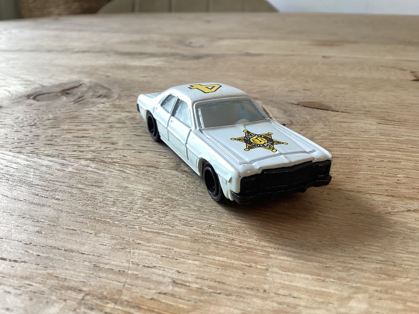 Amerikaanse Police Sheriff Sedan 1:64 Diecast, Ophalen of Verzenden, Gebruikt, Auto