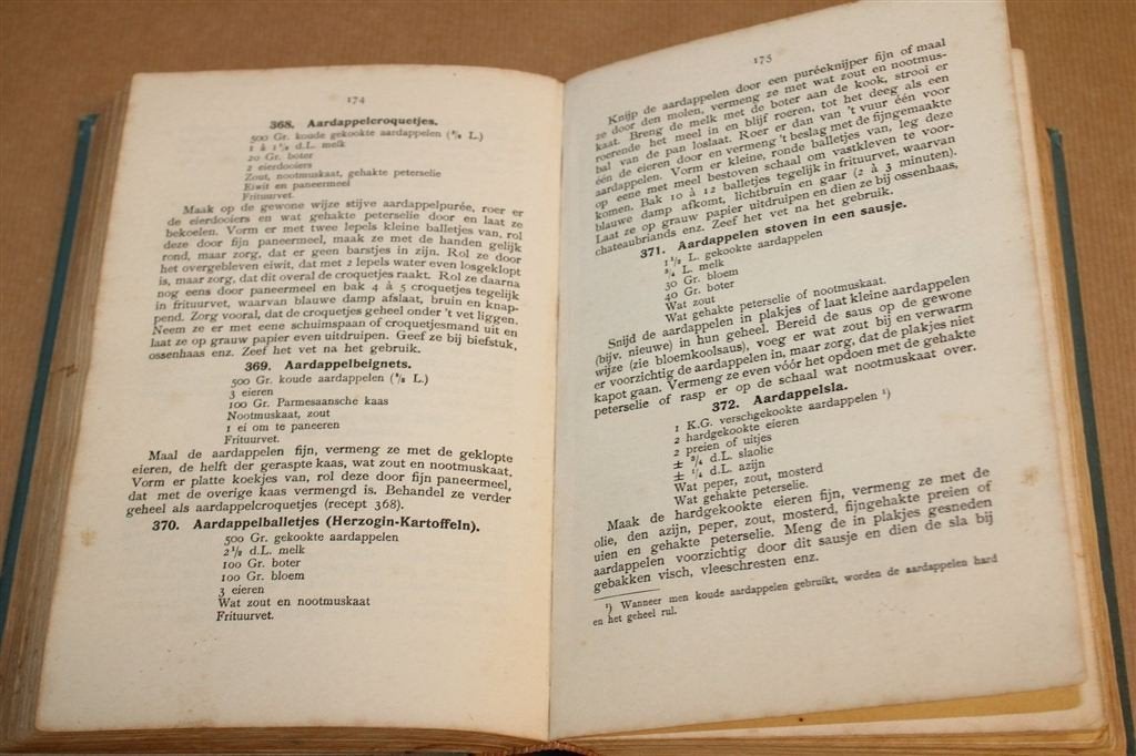 Kookboek Ams. Huishoudschool Wannée — Zeldzaam, 2e dr. 1911, Ophalen of Verzenden, Gelezen