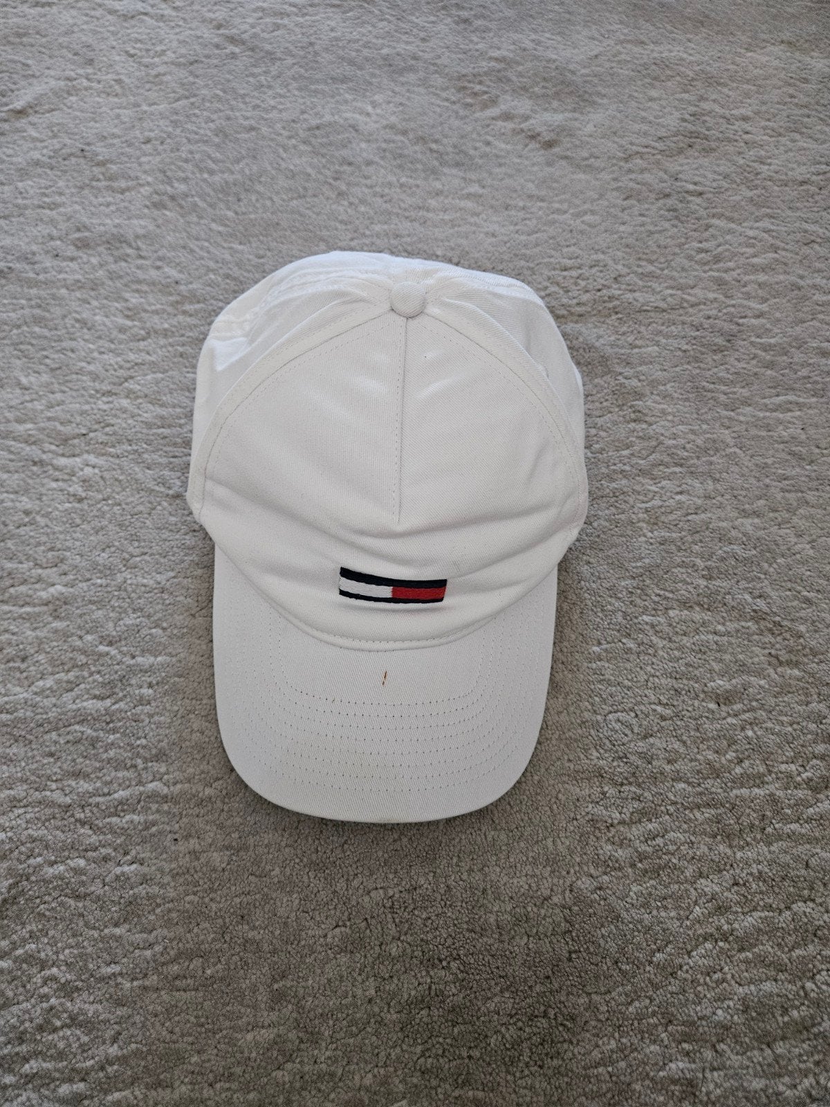 Witte Tommy Hilfiger pet - Zo goed als nieuw, Ophalen of Verzenden, Zo goed als nieuw