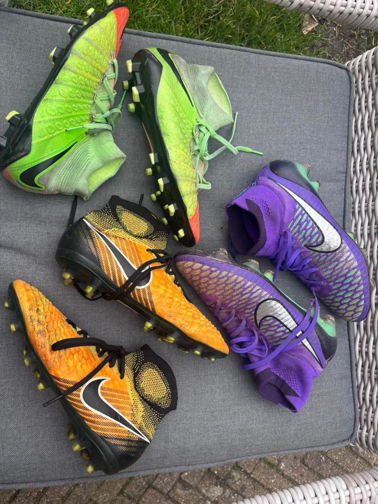 Nike schoenen, Sport en Fitness, Voetbal, Gebruikt, Maat XS of kleiner, Schoenen, Ophalen of Verzenden
