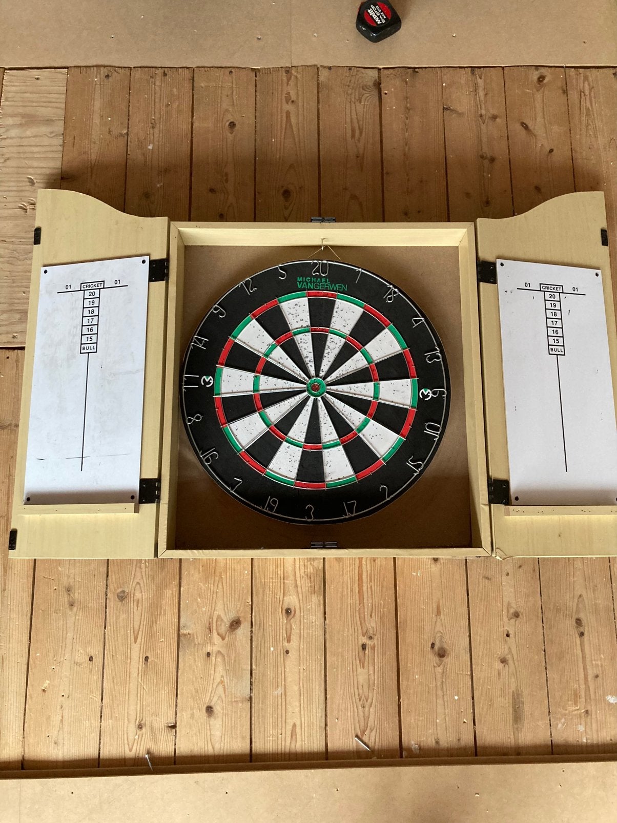 Michael Van Gerwen Kings Head dartbord met kast, Ophalen, Gebruikt, Dartbord