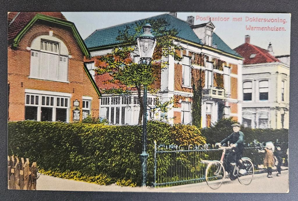 Oude Ansichtkaart Warmenhuizen: Postkantoor & Dokters, Ophalen of Verzenden, Voor 1920