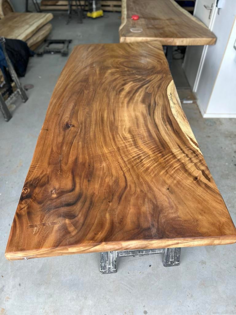 Suar Boomstamtafel 220 cm  – Uniek & Luxe, Nieuw, 150 tot 200 cm, Vier personen, Rechthoekig