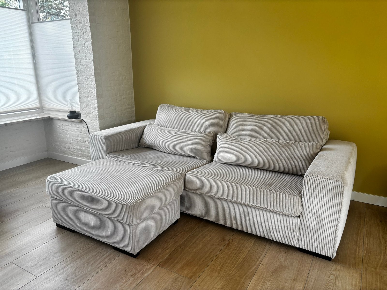 Comfortabele ribstof 3 zitbank met hocker, Gebruikt, 100 tot 125 cm, Hoekbank, Driepersoons