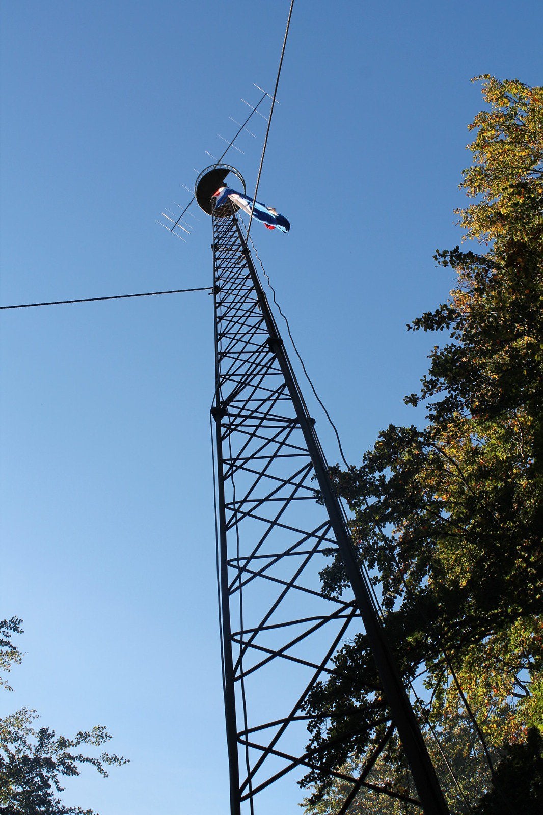 Zendmast met kraaienest 21m met lichte schade, Ophalen, Gebruikt, Mast