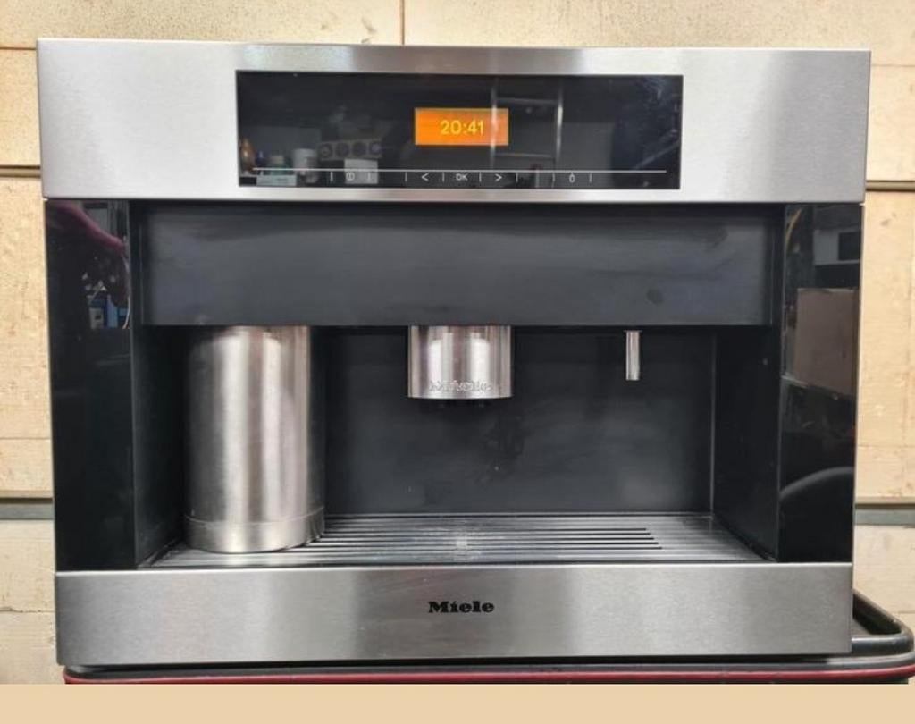Miele koffiemachine – met eventuele vaste wateraansluiting, Afneembaar waterreservoir, Gebruikt, Koffiemachine, 2 tot 4 kopjes