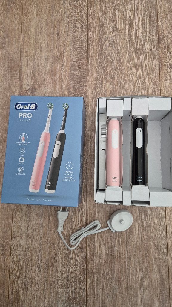 Oral-B  Pro series 1 black +  body pink, met opzetborstels, Ophalen of Verzenden, Nieuw, Mondverzorging