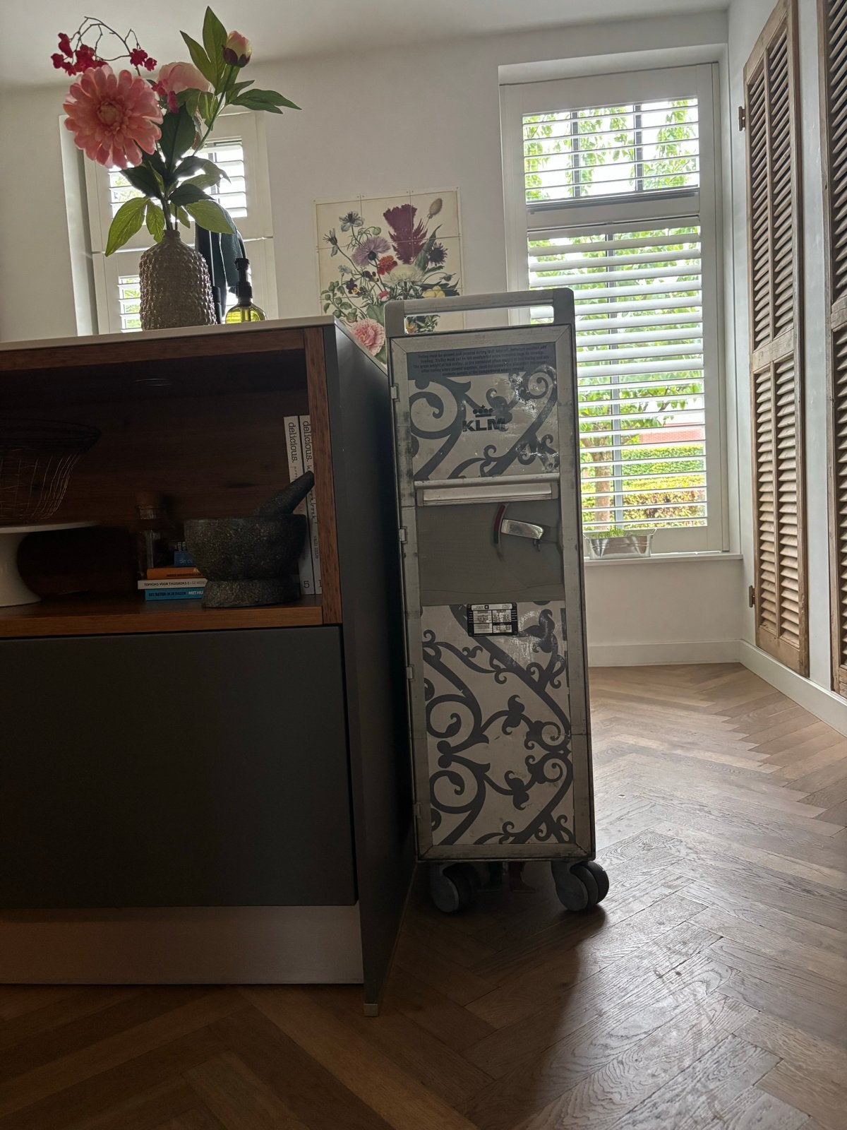 Fullsize, authentieke vliegtuig trolley Marcel Wanders KLM, Ophalen