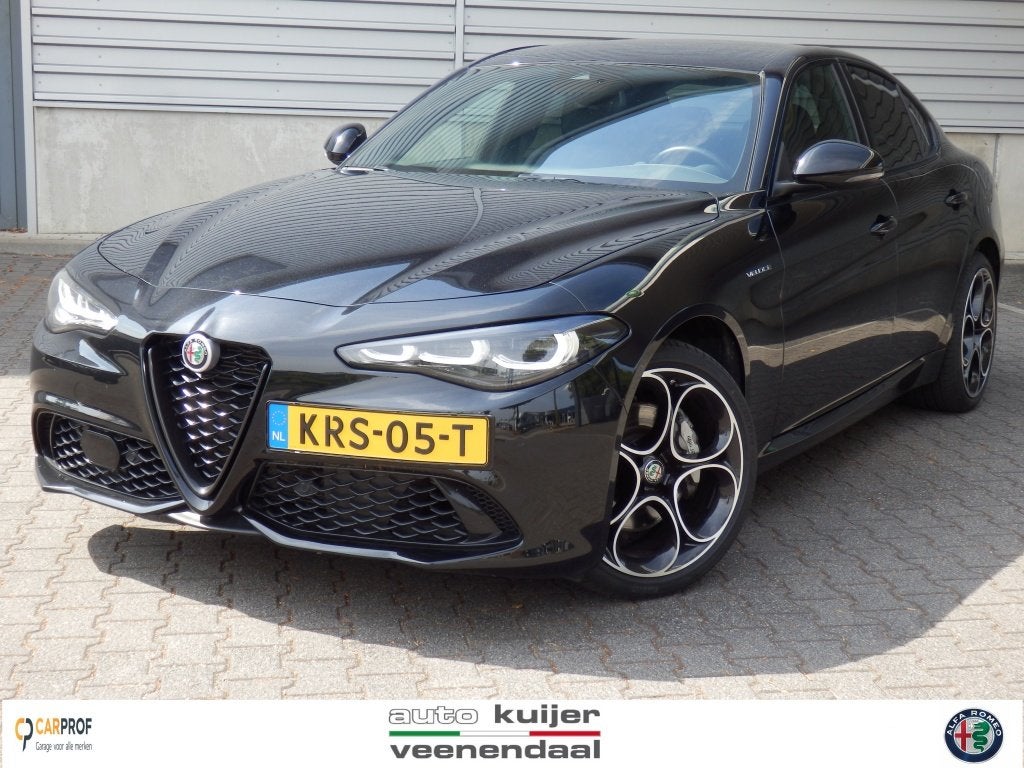 Alfa Romeo Giulia Veloce Q4 | 280 pk | Facelift | Harman I L, Auto's, Dealer onderhouden, 4 cilinders, Met garantie (alle), Automatische klimaatregeling