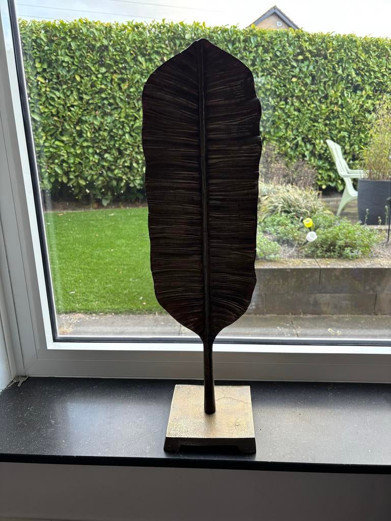 Decoratieve veer op voet - Metaal - Bronskleurig, Huis en Inrichting, Woonaccessoires | Overige, Ophalen, Zo goed als nieuw, Bruin