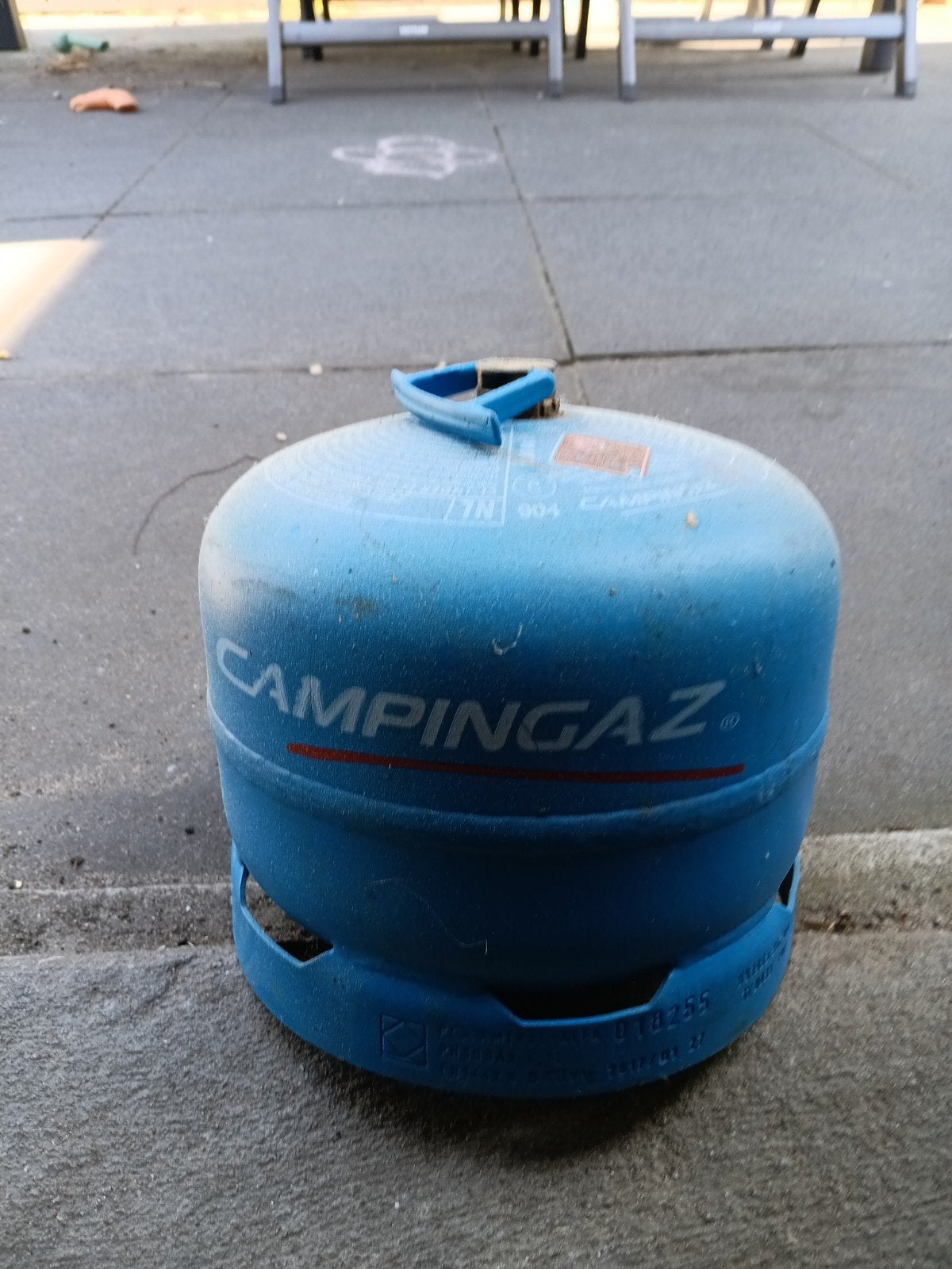 Lege Campingaz 904 gasfles, Ophalen, Gebruikt