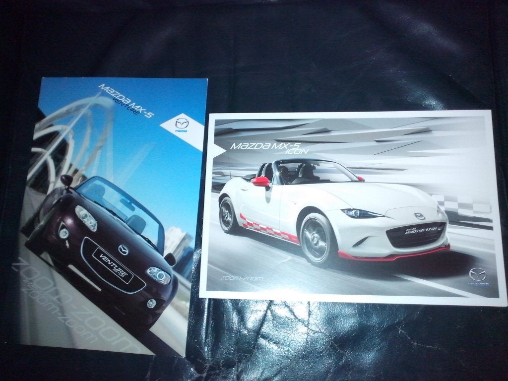 29x Mazda MX-5 + 6 + CX-3+ 323 + 626 + 929 folders brochures, Boeken, Auto's | Folders en Tijdschriften, Ophalen of Verzenden