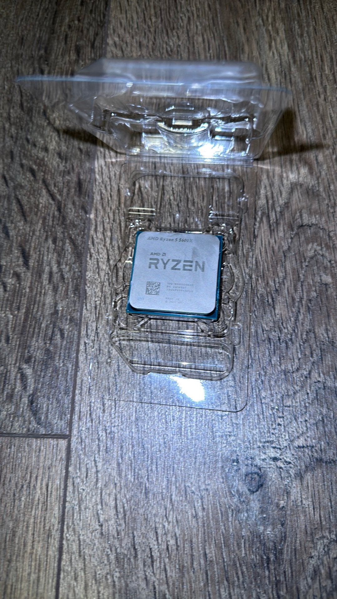 Amd ryzen 5 5600x zonder koeler, Computers en Software, Processors, Ophalen, Zo goed als nieuw, 6-core, 3 tot 4 Ghz