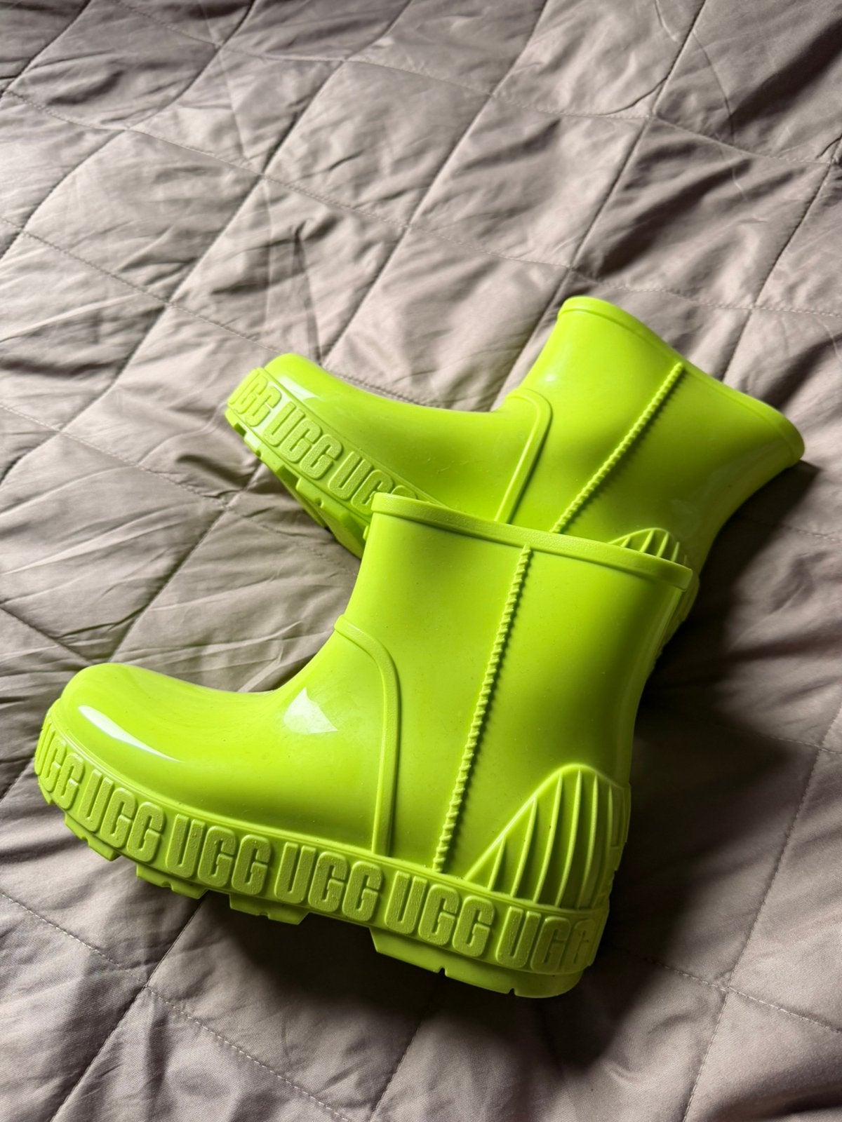 Dames nieuw Drizlita regenlaarzen UGG maat 37 neon schoenen, Ophalen of Verzenden, Nieuw