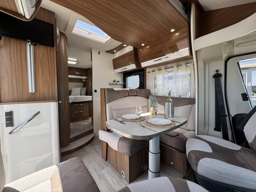 Caravans And Camping Pilote