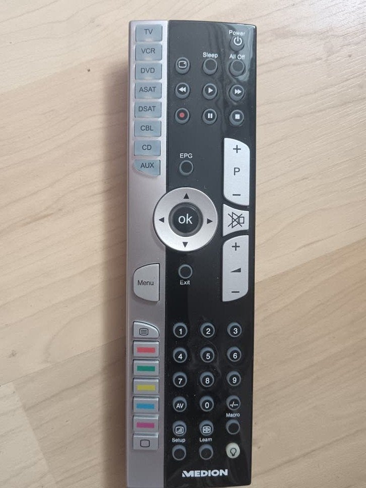 Medion MD 81035 Universele Afstandsbediening, Ophalen of Verzenden, Gebruikt, Universeel, Receiver of Versterker