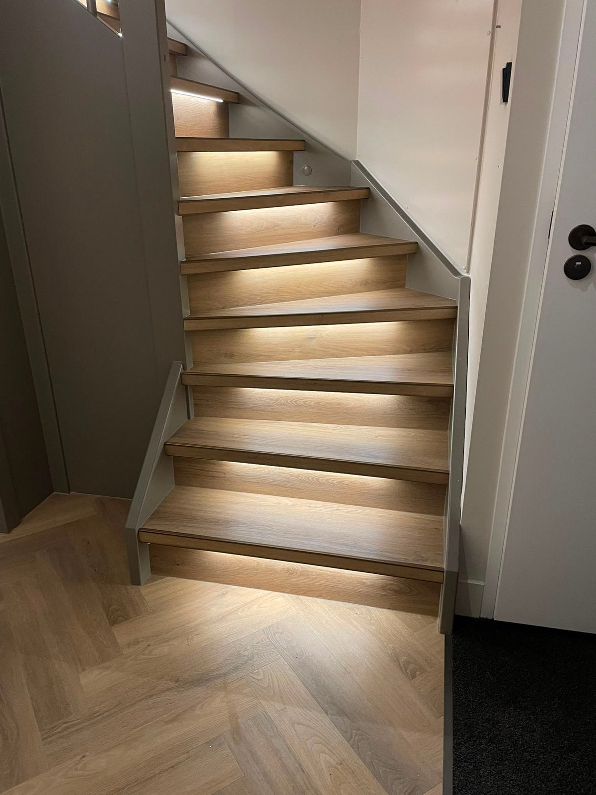 Traprenovatie PVC | €1099 t/m 15 treden, Ophalen, Nieuw, 75 m² of meer