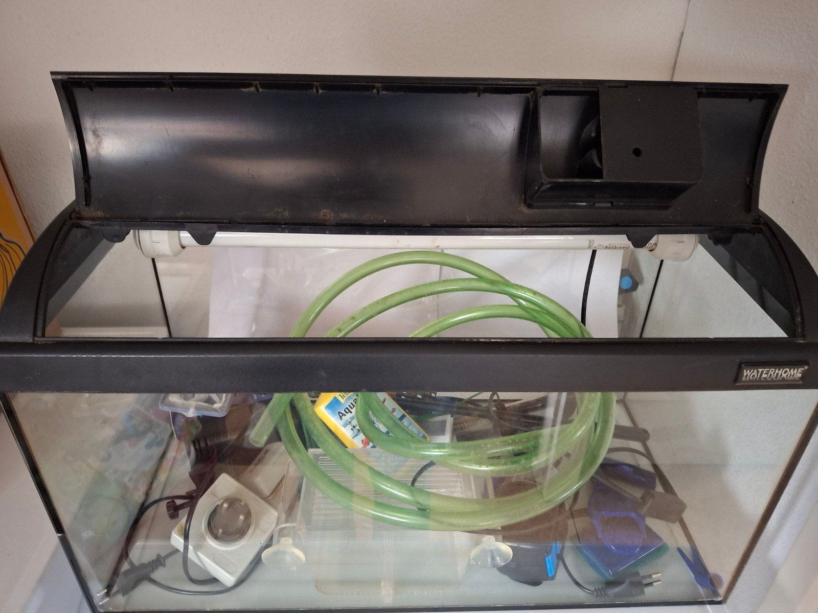 Aquarium 60 x 30 x 30 met pomp, kweekbakje etc, Ophalen, Inclusief toebehoren, Gebruikt, Leeg aquarium