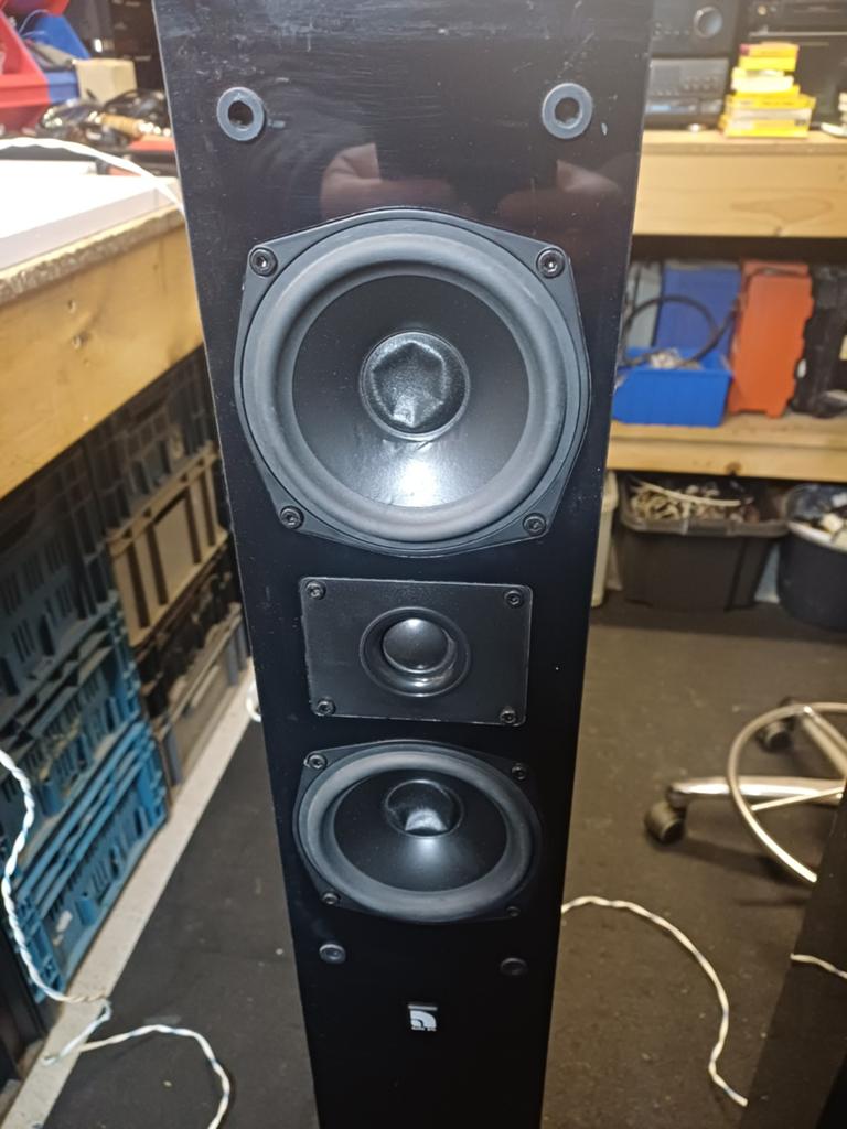 Audio Pro Image 40 zuilspeakers - piano zwart hoogglans, Ophalen, Gebruikt, 60 tot 120 watt, Front, Rear of Stereo speakers